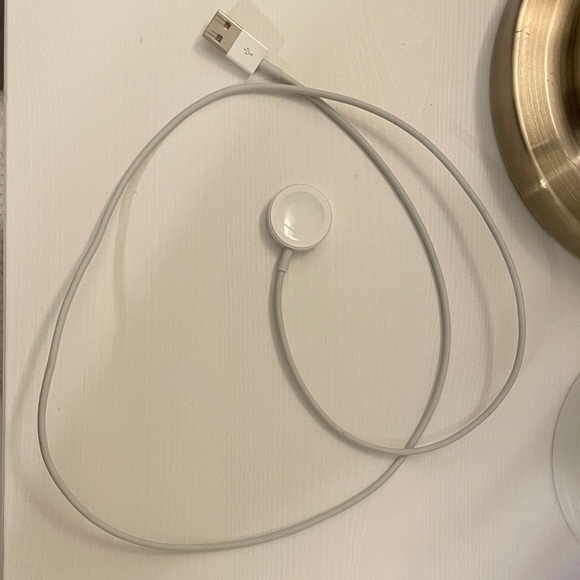 Apple Watch Series 3 with bands - Picture 4 of 4